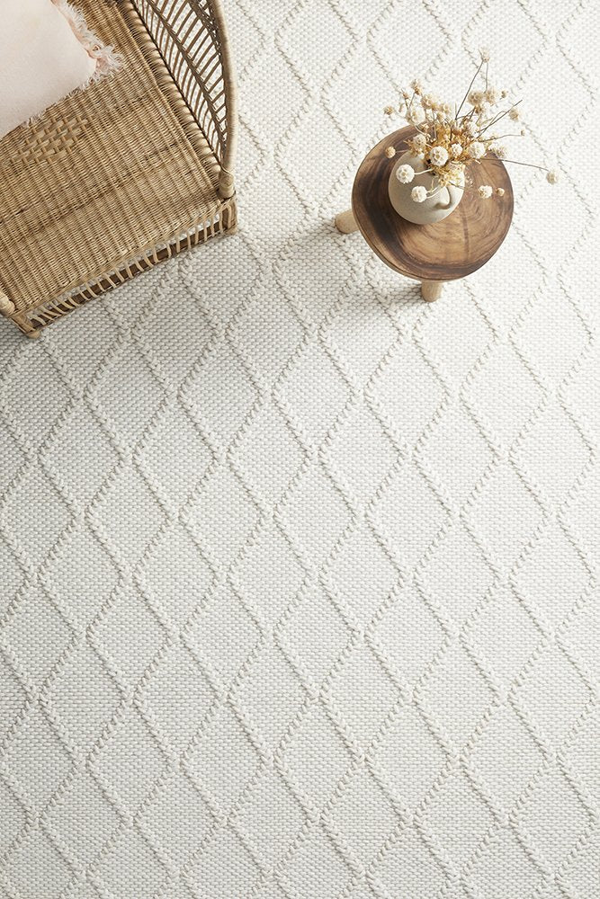 rug-wool-white-diamond-pattern-modern-coastal-scandi-natural-textured