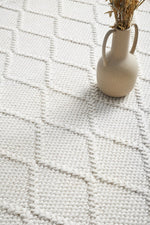 Diamond Pattern Floor Rug  | White